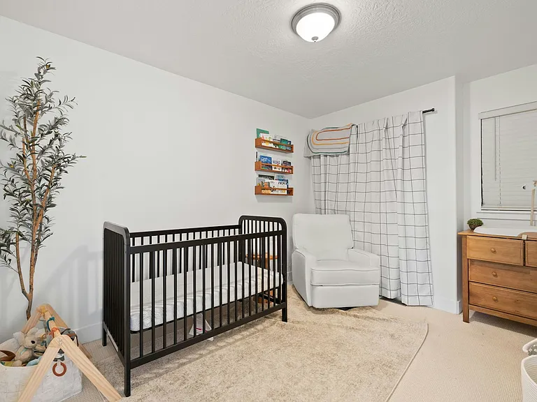 2657 N Elm Dr — Photo 26