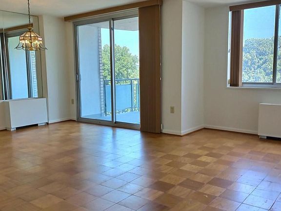 2nd image of 10500 Rockville Pike Unit 1027