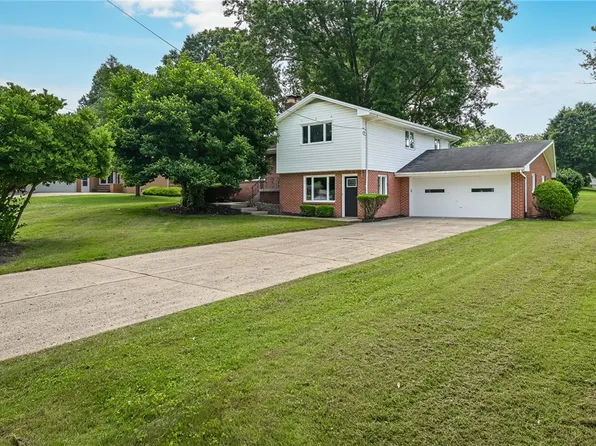 14 Fruitland Dr, New Castle, PA 16105