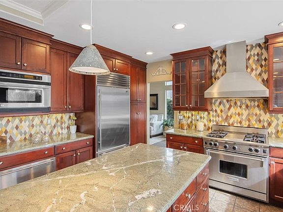 3rd image of 25640 Shaw Pl