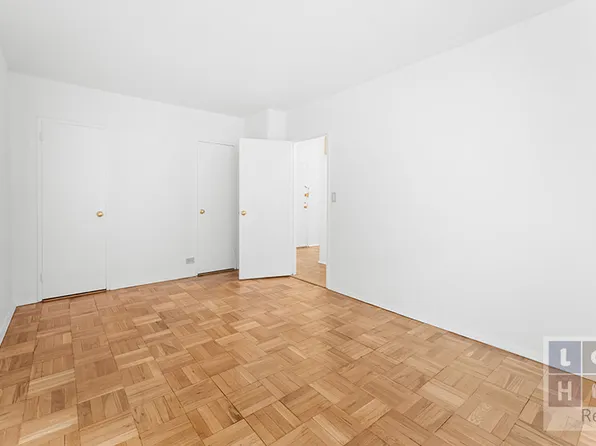 477 Fdr Drive image 15 of 29