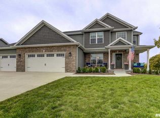 805 Elk Crest Ct, Chatham, IL 62629