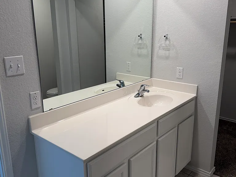 712 Taggart Trl — Photo 12