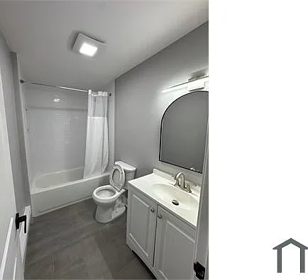 5729 N Lambert St — Photo 2
