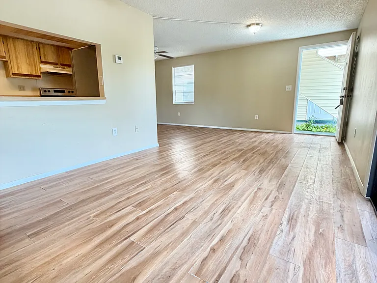 129 Camphor Cir #F — Photo 12