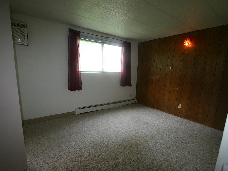 2nd image of 28 8th St NE APT 1