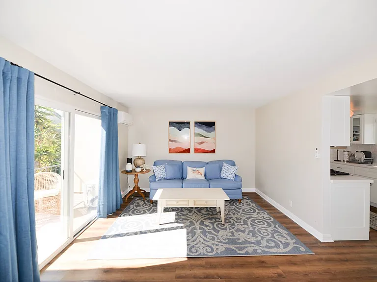 510 Avenida Victoria — Photo 9