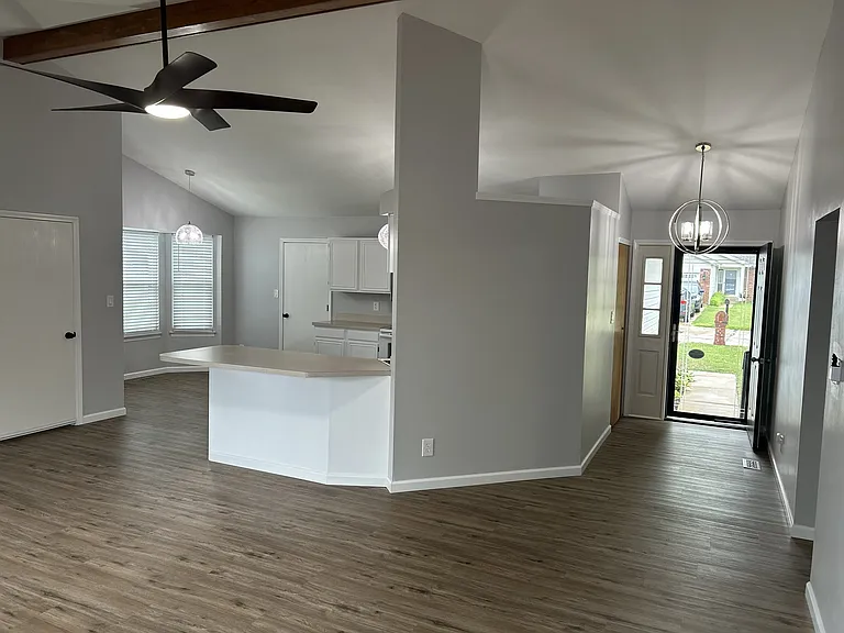5845 Walnut Creek Blvd — Photo 2
