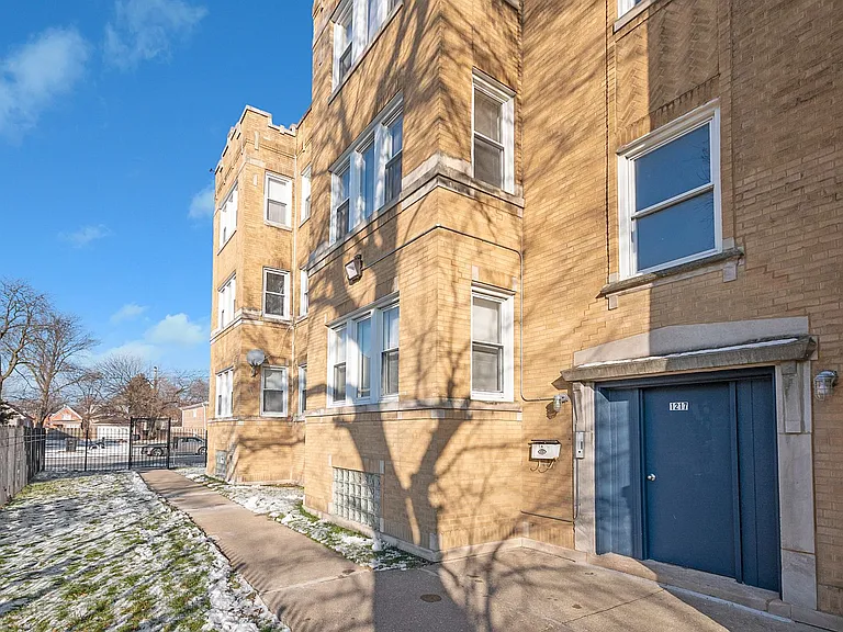 1215 E 72nd St — Photo 13