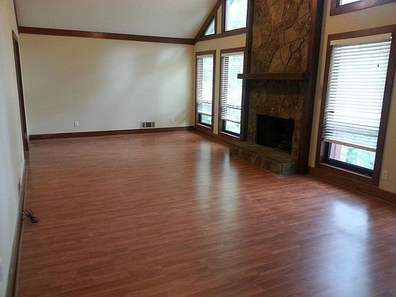 2nd image of 3621 Willow Mill Dr