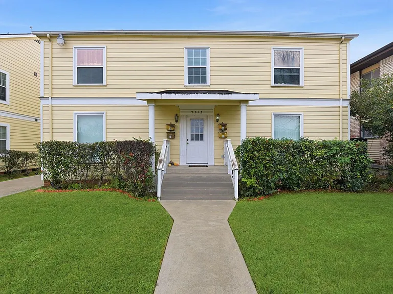 2513 Shakespeare St #3 — Photo 4