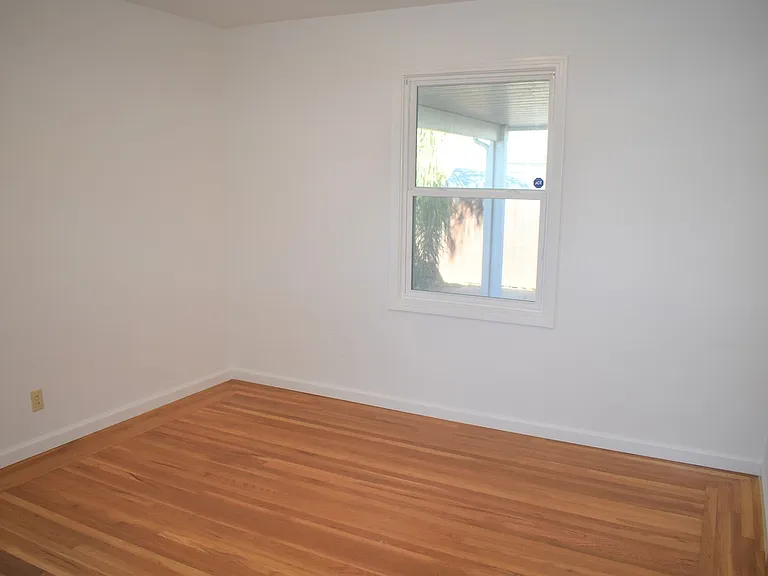 6661 9th Ave — Photo 9