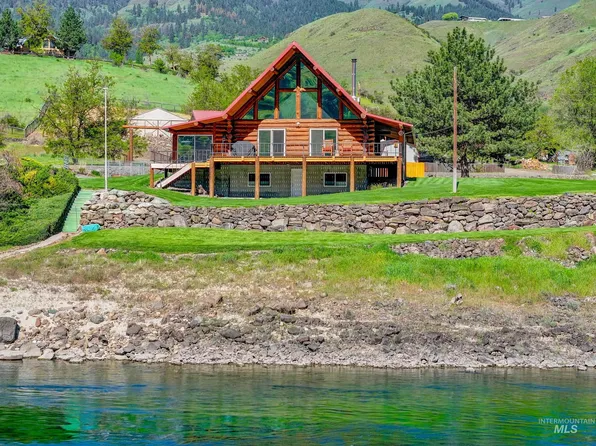 215 Doumecq Rd, White Bird, ID 83554