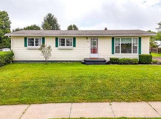 35 Harding Dr, Nackawic, NB E6G1C5
