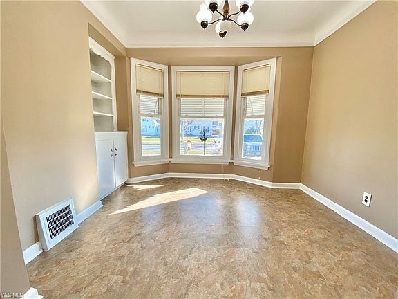 3rd image of 12701 Oak Park Blvd