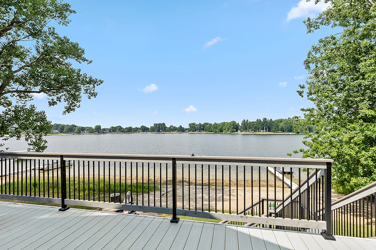 3 bed, 2250 sqft, $2,500 — Photo 2