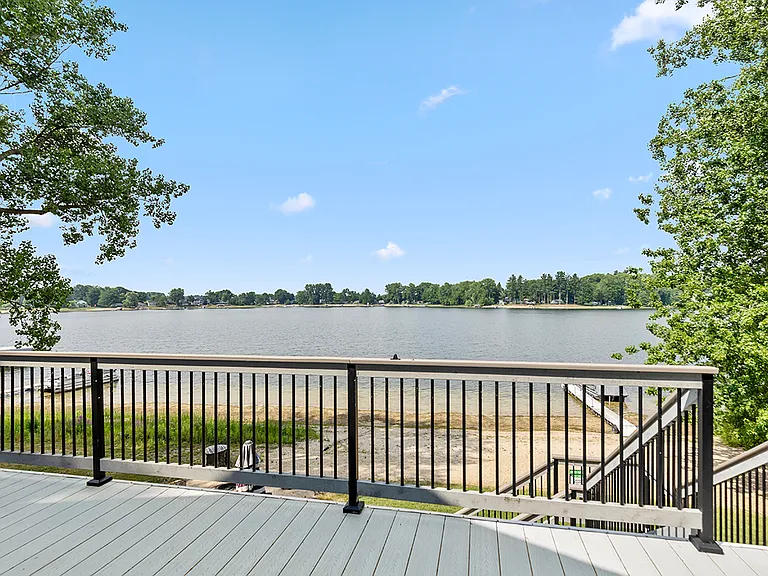 13545 Armitage Dr — Photo 2