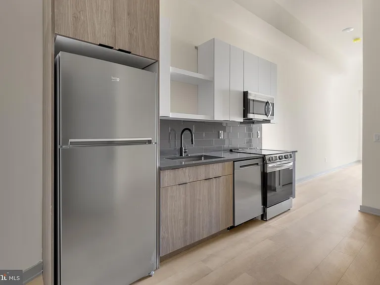 689 N Broad St #202 — Photo 12