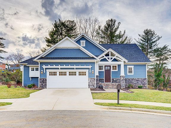 3rd image of 4417 Greenlace Cir SW