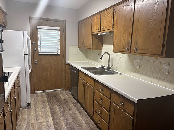 5th image of 1202-08 Idlewood Dr #1202