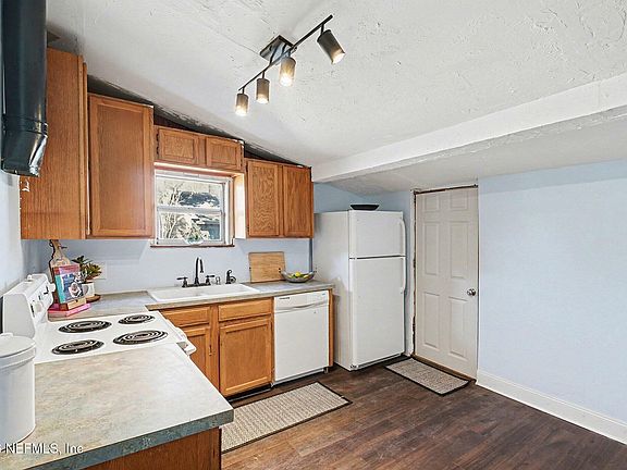 3rd image of 12641 KNOTAH Road