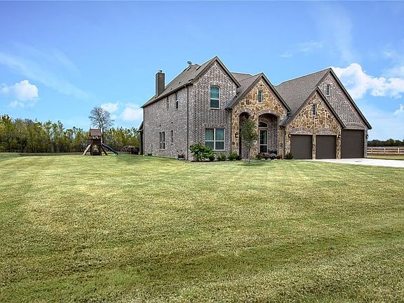 2nd image of 708 The Trails Dr
