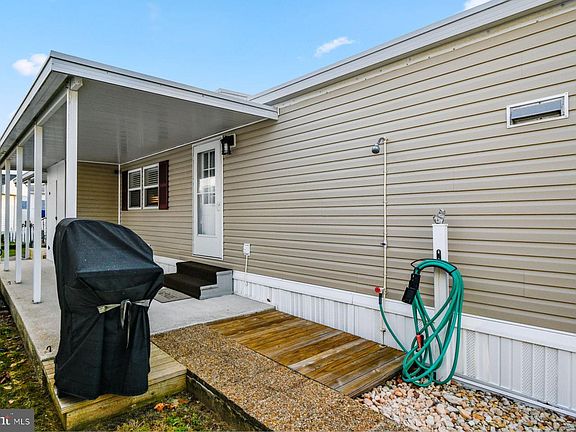 4th image of 119 136th St