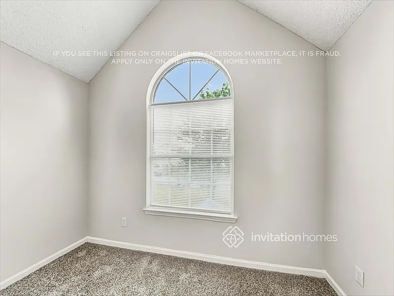 6931 Silver Grass Ct — Photo 17
