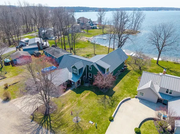 1064 Bayview Dr, Coldwater, MI 49036