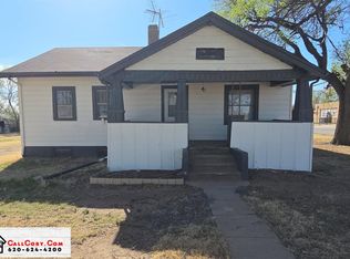 607 Market St, Kismet, KS 67859