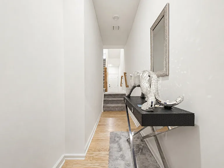 44 Leahy Dr — Photo 6