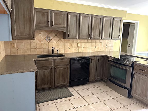 4th image of 8534 Shady Trail Cv
