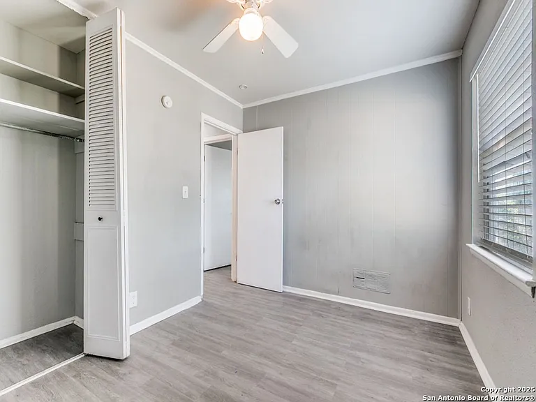 5830 Castle Yard — Photo 24