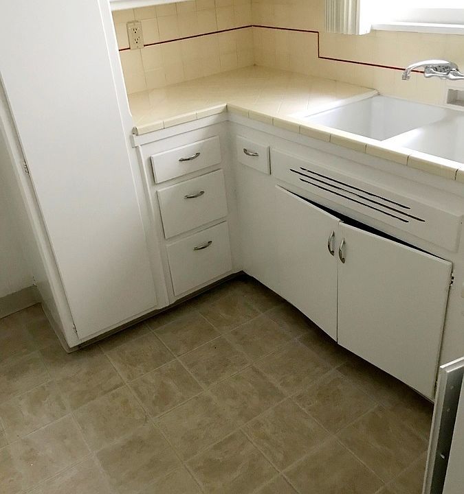1st image of 2315 Merton Ave