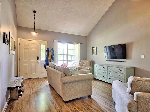 2nd image of 73 Grassmire Dr