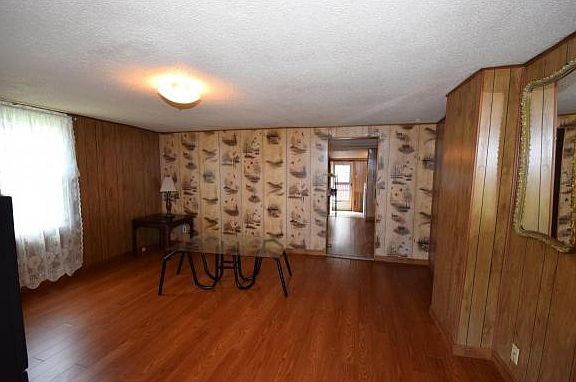 2nd image of 1604 E Fairview Ave