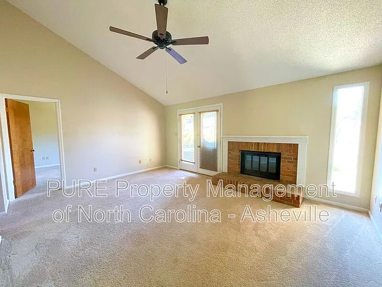 11 Elderberry Ln #B — Photo 2