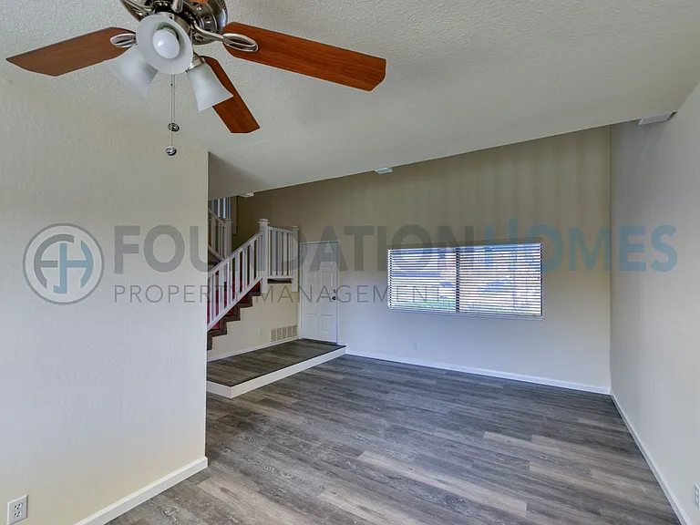 404 San Marin Dr — Photo 5