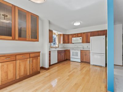 10211 Lee Dr, Eden Prairie, MN, 55347