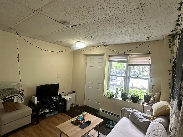 324 Main St #13 — Photo 4