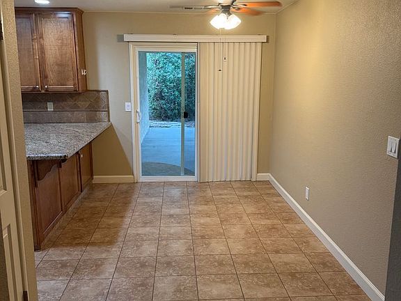3rd image of 150 E Sherwood Dr