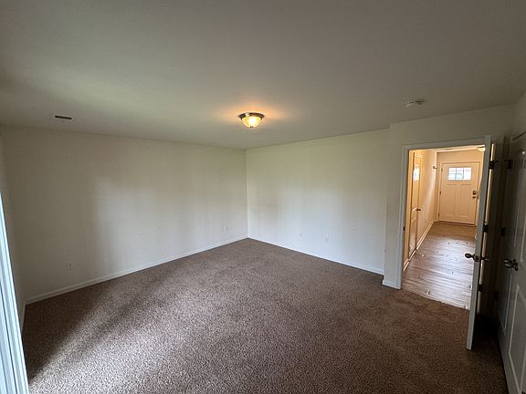 4th image of 172 Drexel Ct #1