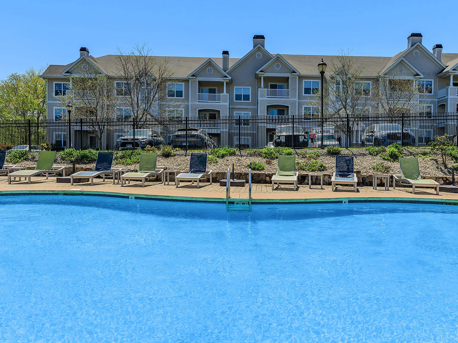 Knoll Crest Apartments — Photo 1