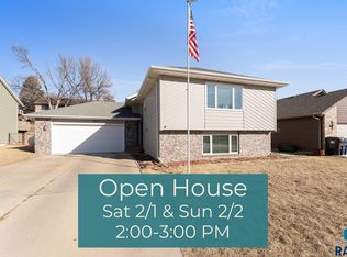 4900 E Blueridge Dr, Sioux Falls, SD 57110