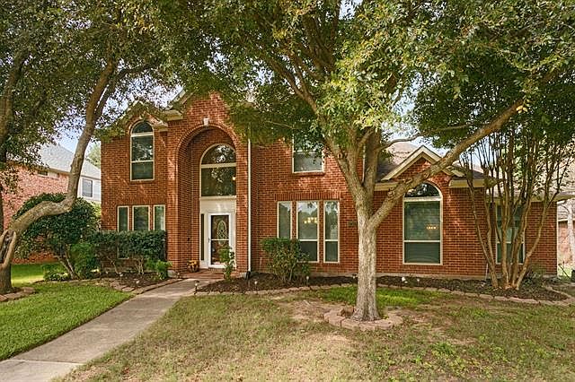 1st image of 2217 Country Club Dr