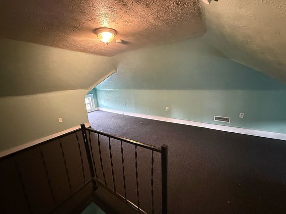 2nd image of 457 Sherman St Unit 2