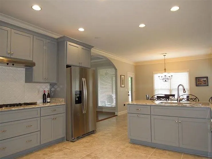 2520 Fox Hill Dr — Photo 11