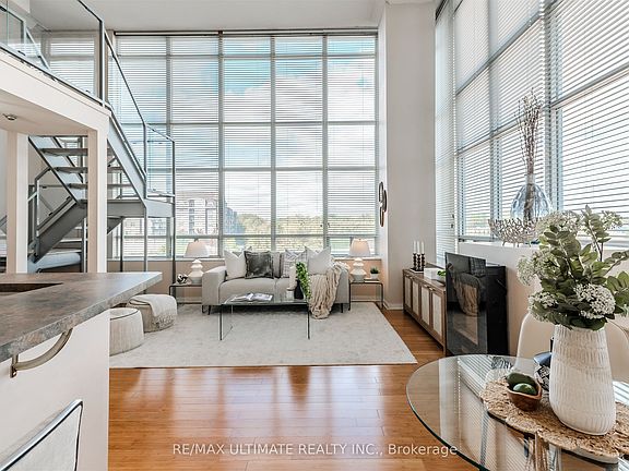 4th image of 300 Manitoba St #301