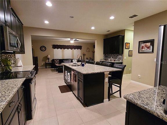 4th image of 3739 Island Green Way