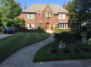 1162 Buckingham Rd, Grosse Pointe Park, MI 48230